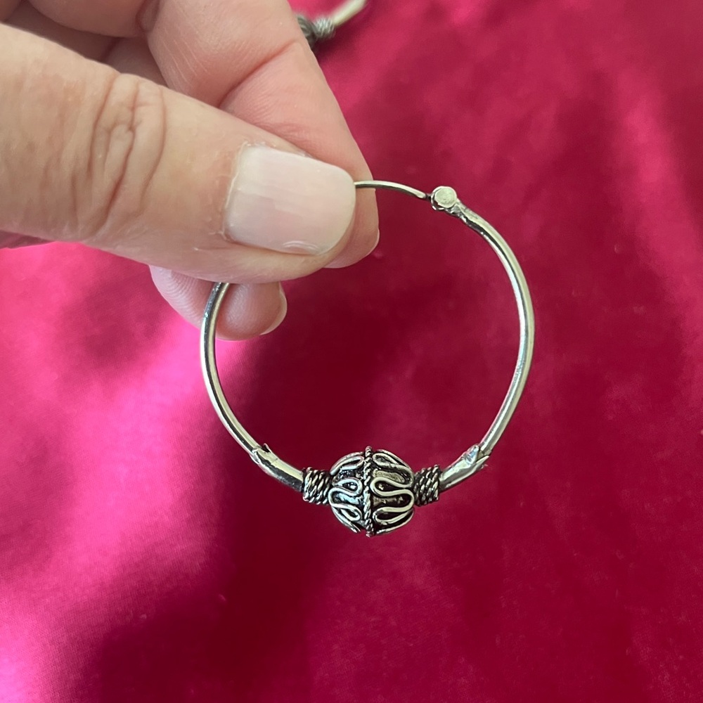 Solid silver Bali Hoop Earrings. Used good condition - Picture 4 of 4
